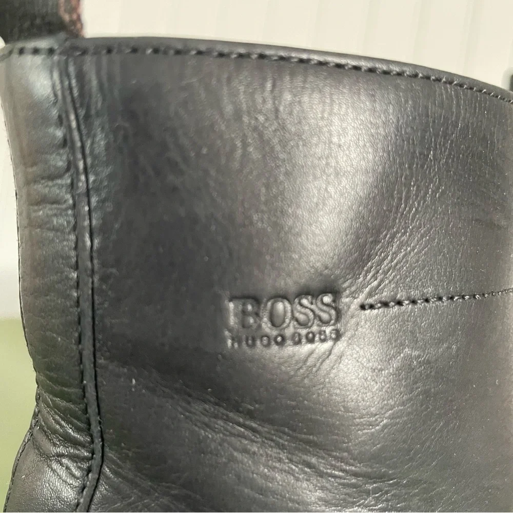 Hugo Boss Men’s Side-Zip Ankle Boots in Black Leather